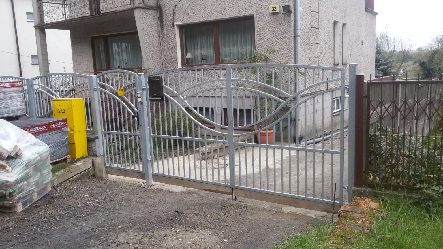 zdjęcie brama wjazdowa